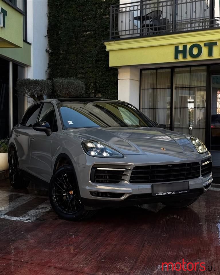 2019' Porsche Cayenne photo #1