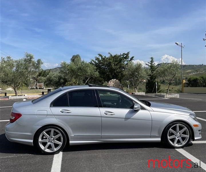 2013' Mercedes-Benz C 250 photo #2