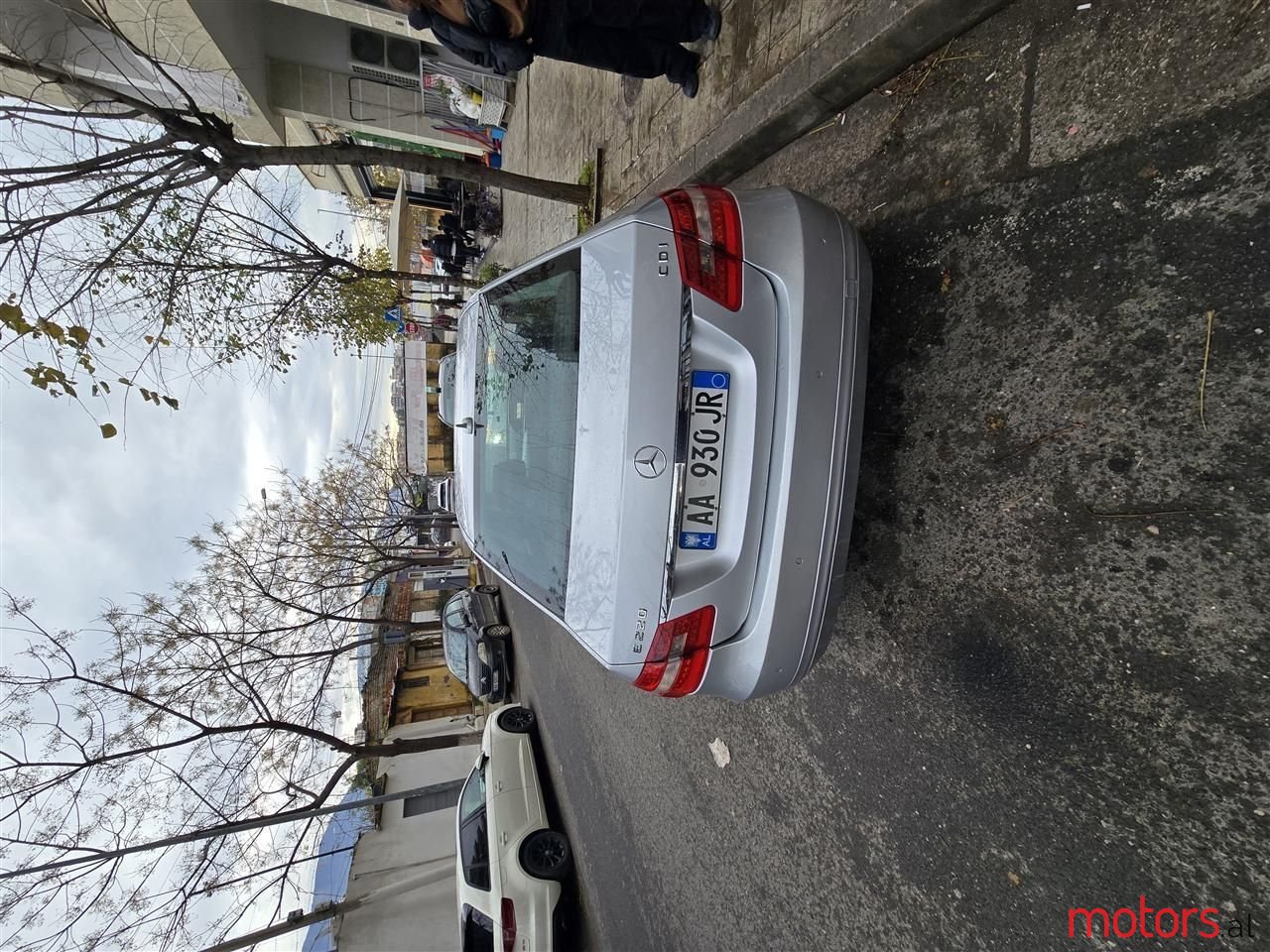 2010' Mercedes-Benz E 220 photo #2