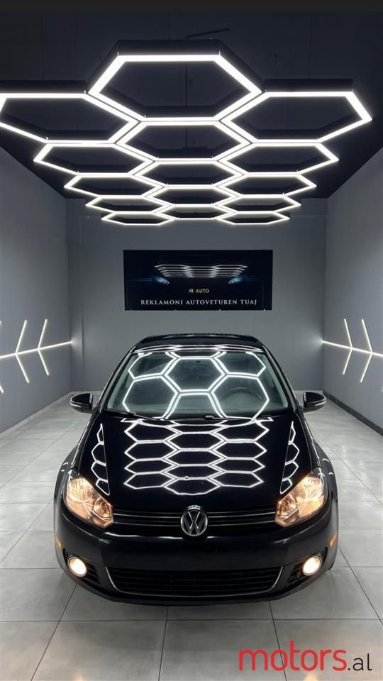 2010' Volkswagen Golf photo #3
