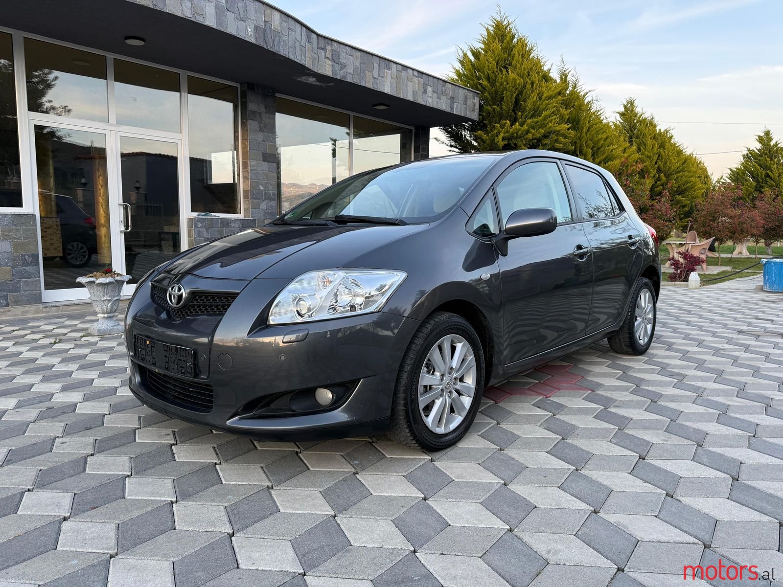 2007' Toyota Auris photo #1