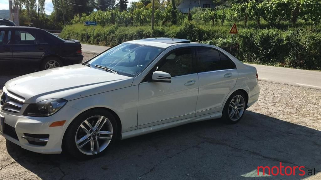 2012' Mercedes-Benz C 250 photo #1