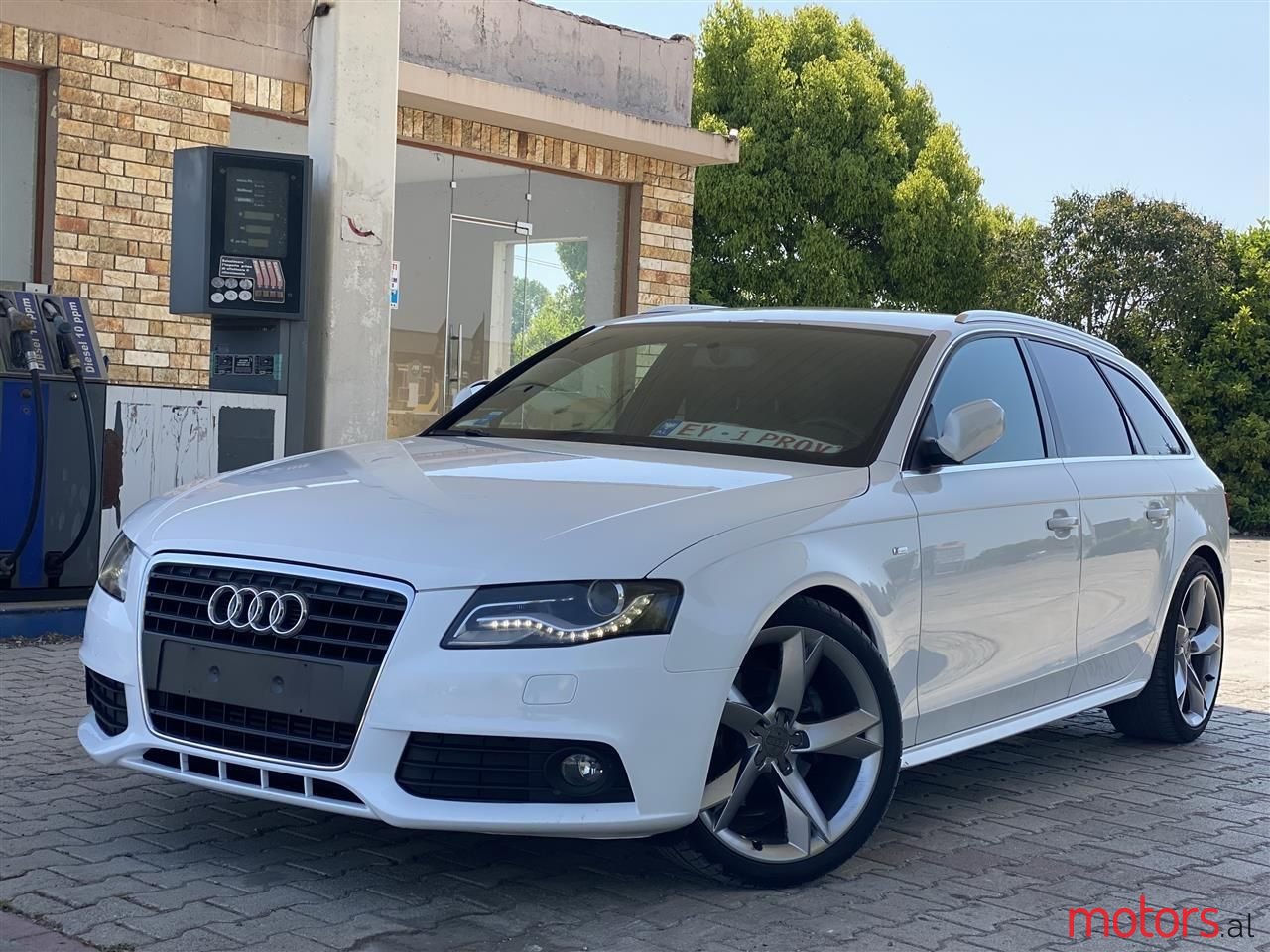 2010' Audi A4 photo #1