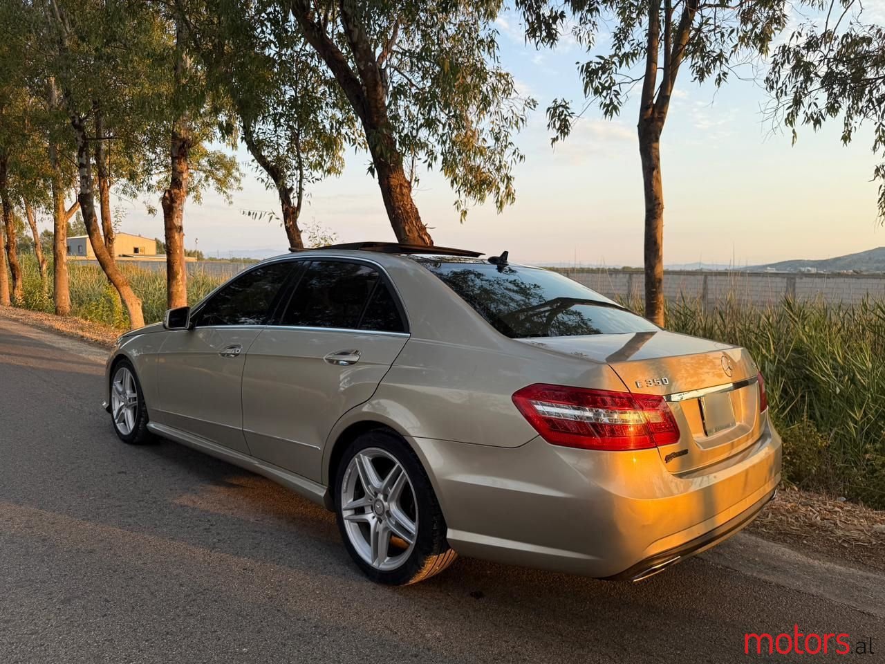2011' Mercedes-Benz E 350 photo #4