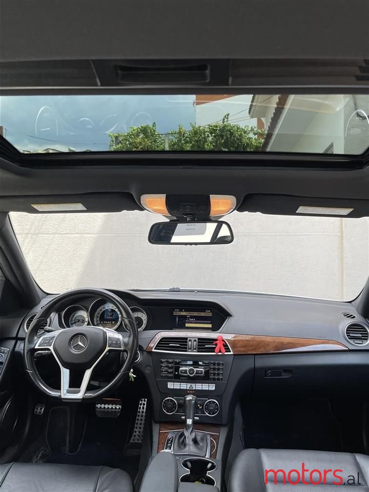 2012' Mercedes-Benz C 250 photo #4