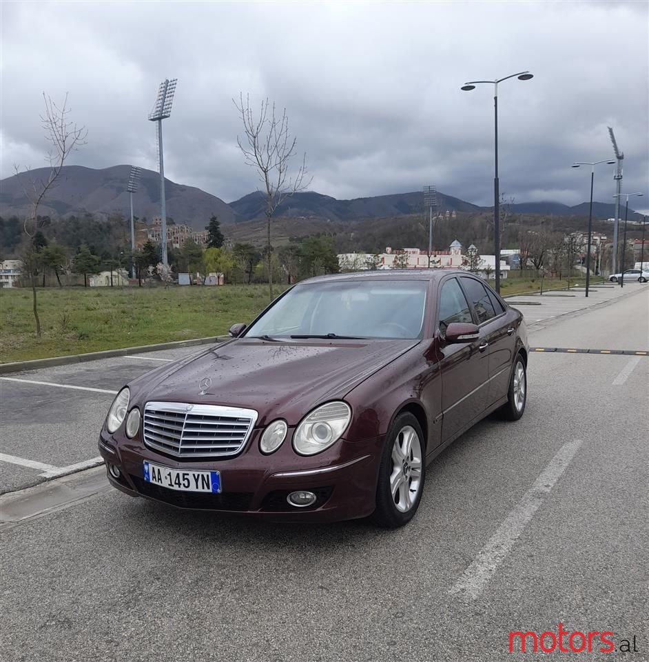 2007' Mercedes-Benz E 220 photo #1