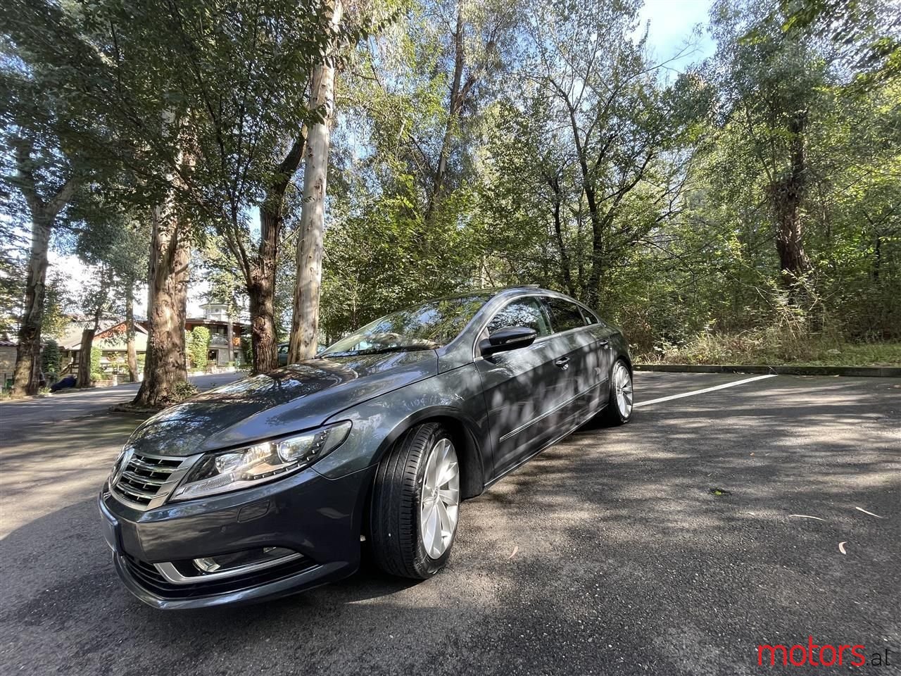 2013' Volkswagen Passat photo #1