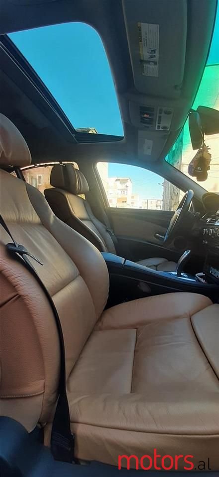 2009' BMW 528 photo #5