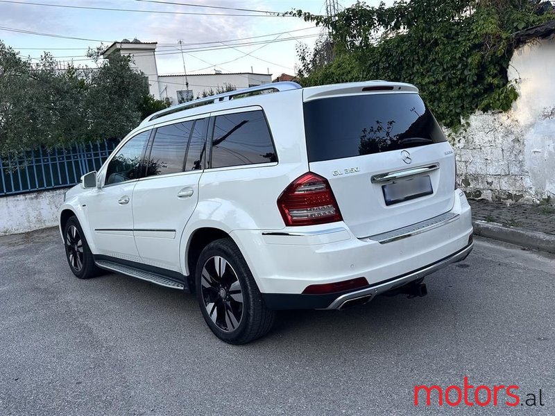 2011' Mercedes-Benz GL 350 photo #2
