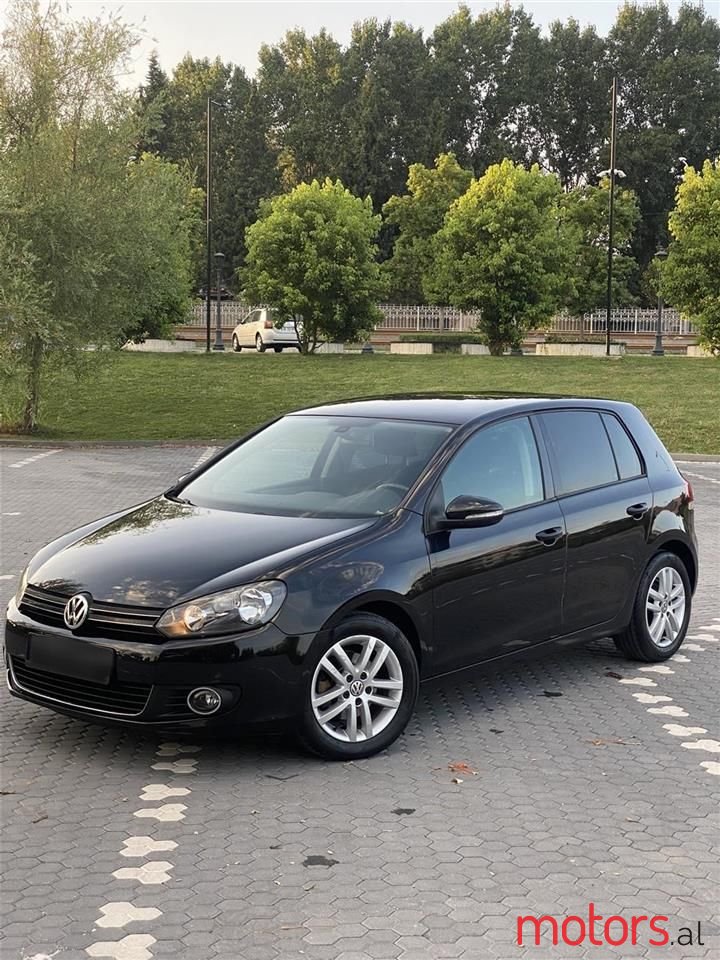 2010' Volkswagen Golf photo #3