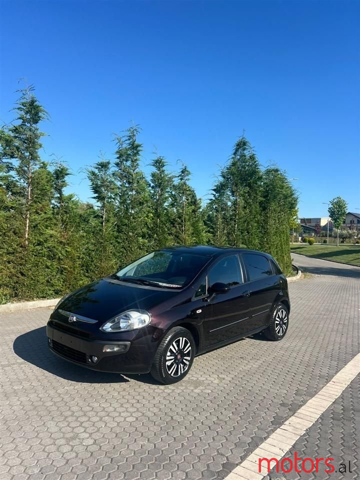2010' Fiat Punto Evo photo #1