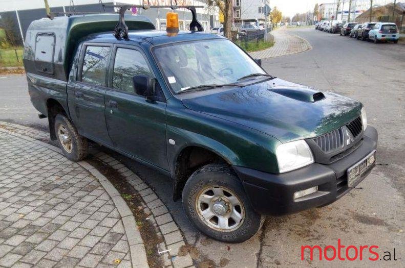 2005' Mitsubishi L200 photo #2