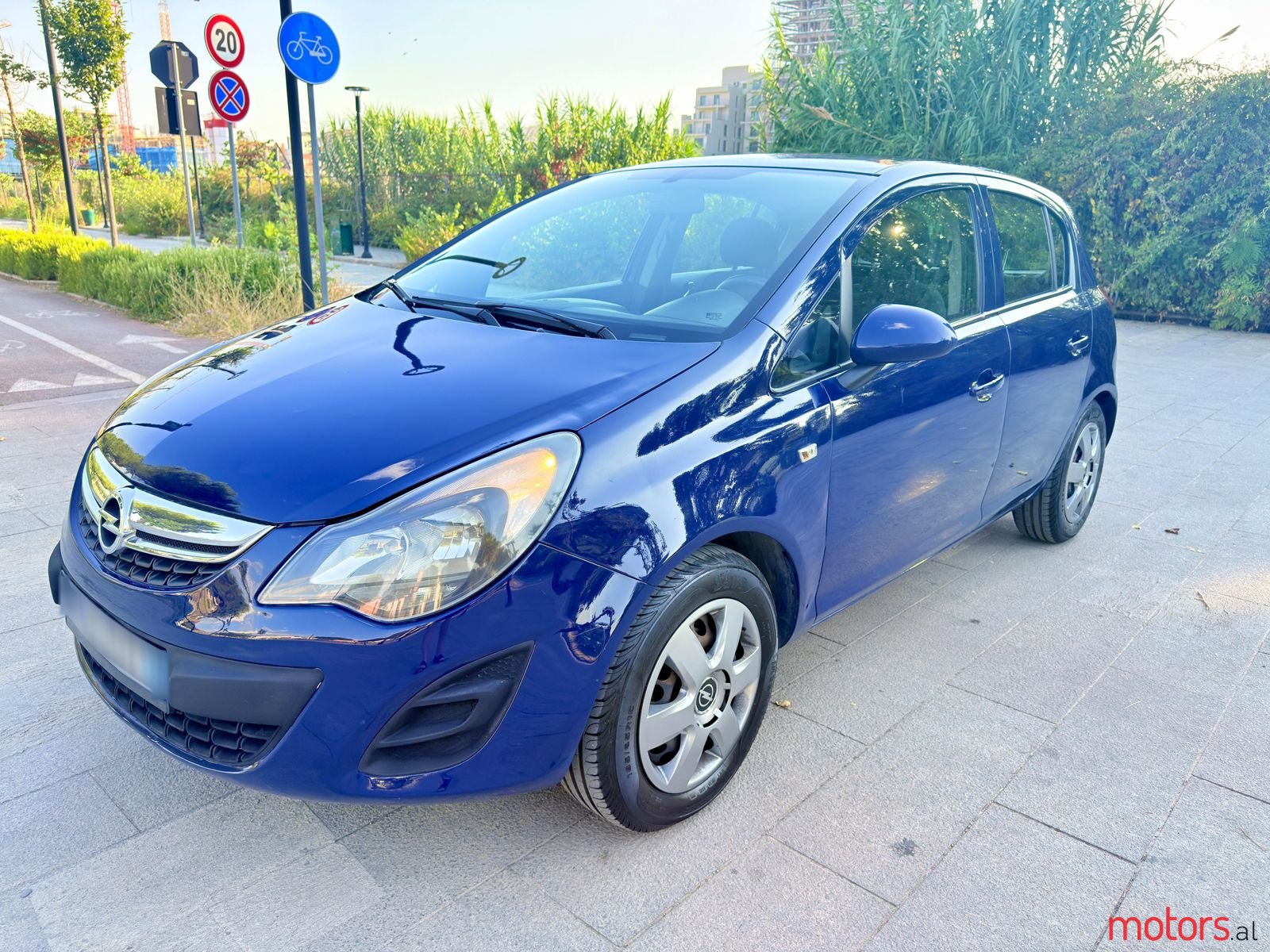 2013' Opel Corsa photo #2