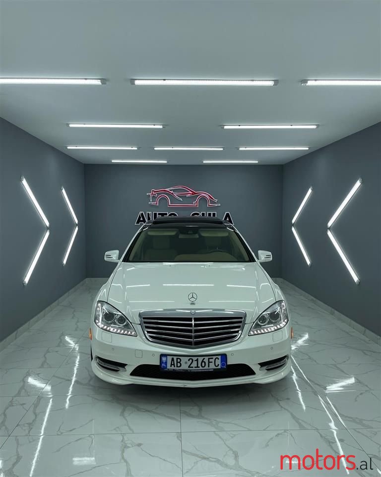 2011' Mercedes-Benz S 550 photo #6