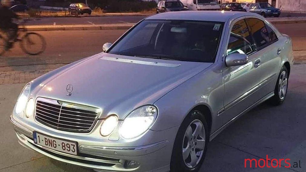 2006' Mercedes-Benz E 220 photo #1