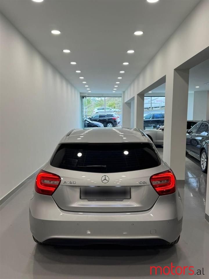 2014' Mercedes-Benz A 180 photo #2