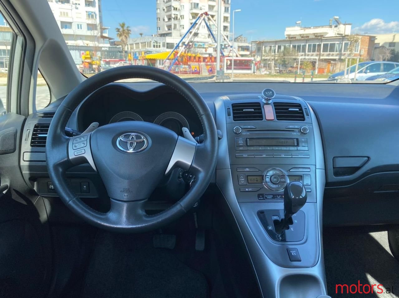 2008' Toyota Auris photo #3