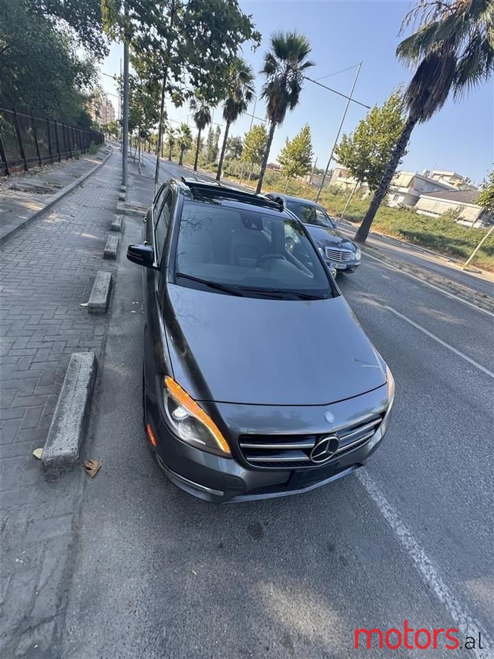 2014' Mercedes-Benz B 250 photo #4