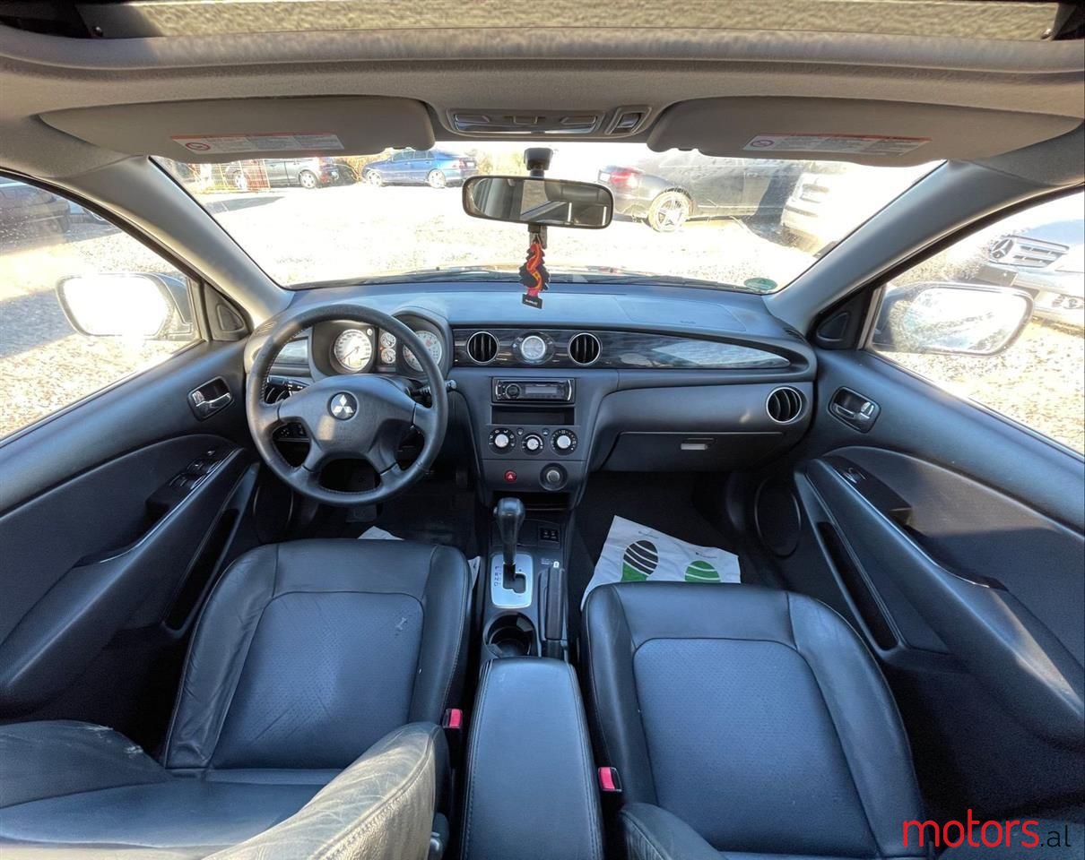 2004' Mitsubishi Outlander photo #4