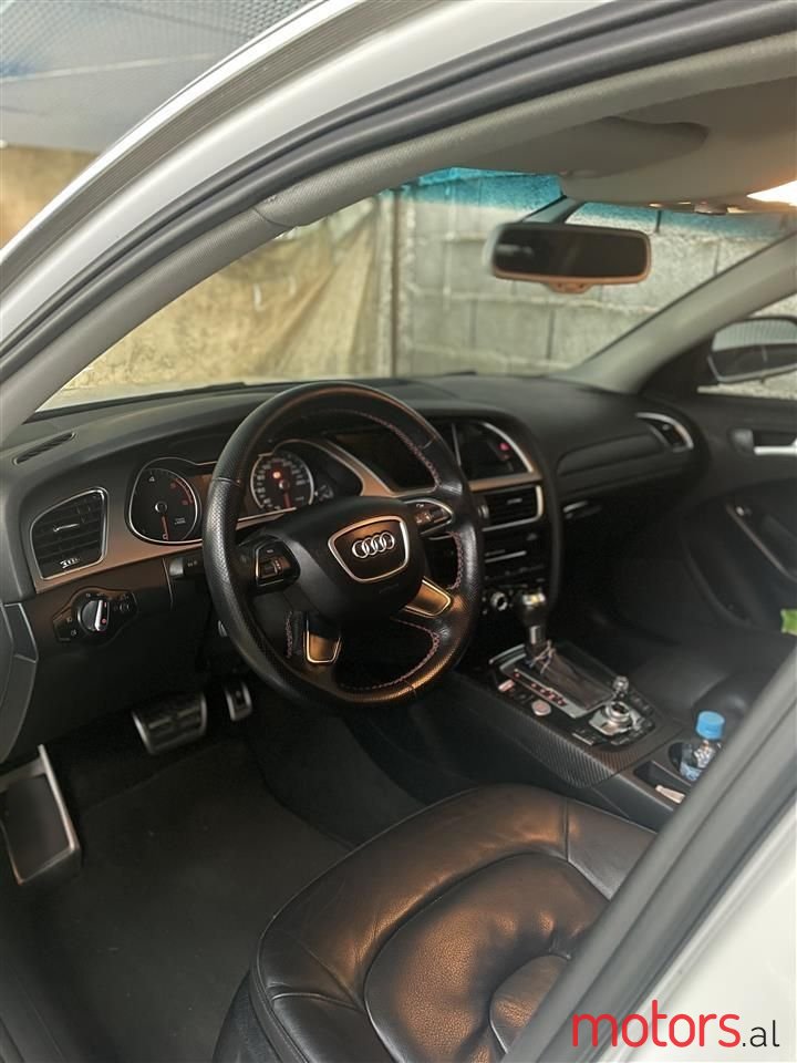 2013' Audi A4 photo #2