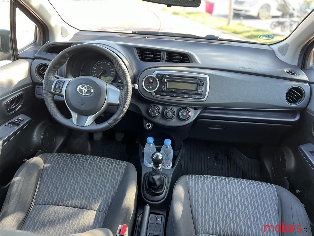 2012' Toyota Yaris photo #4