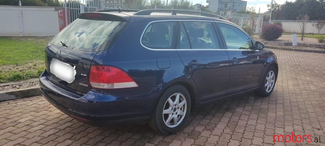 2009' Volkswagen Golf photo #5