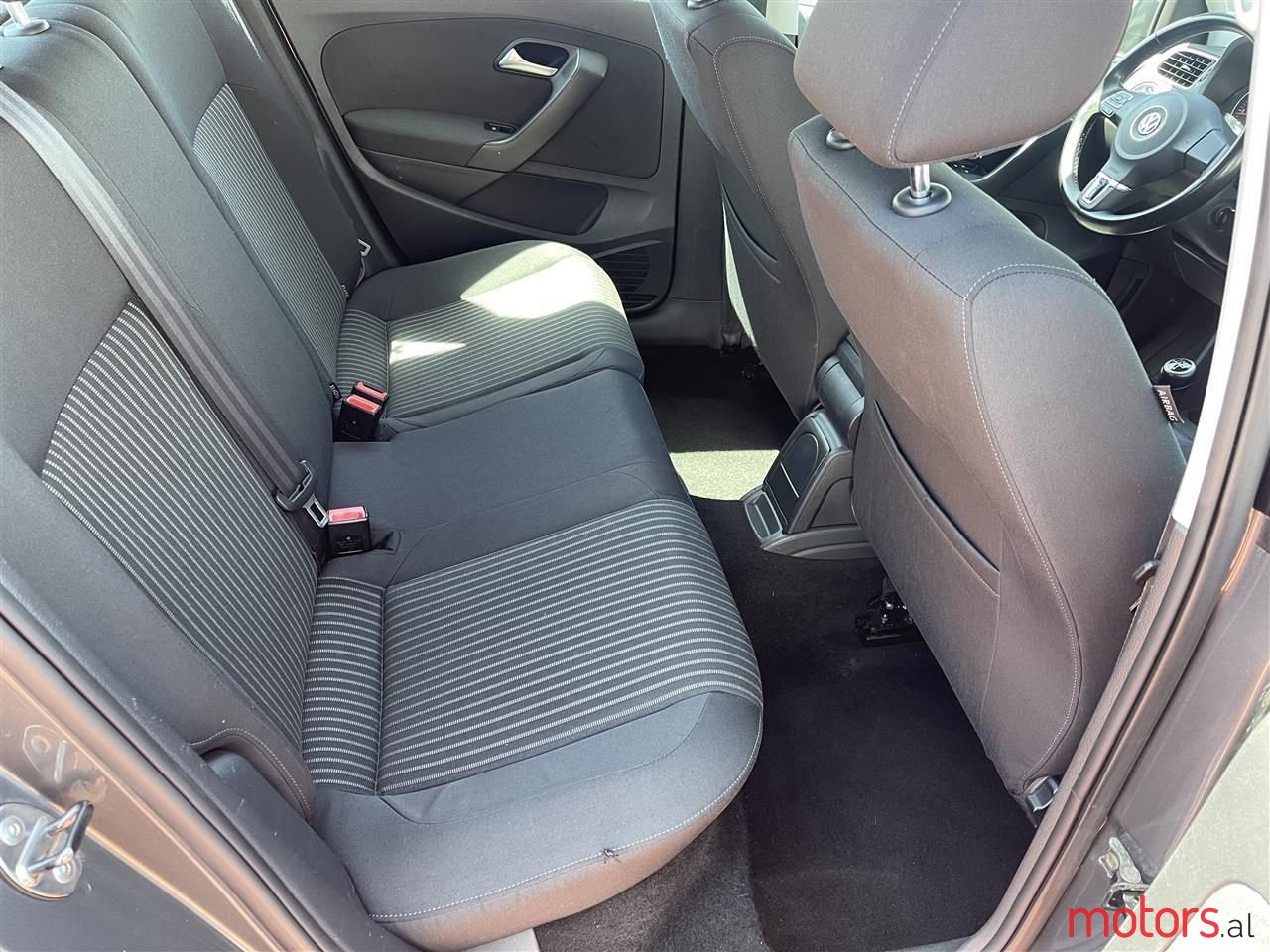 2010' Volkswagen Polo photo #3