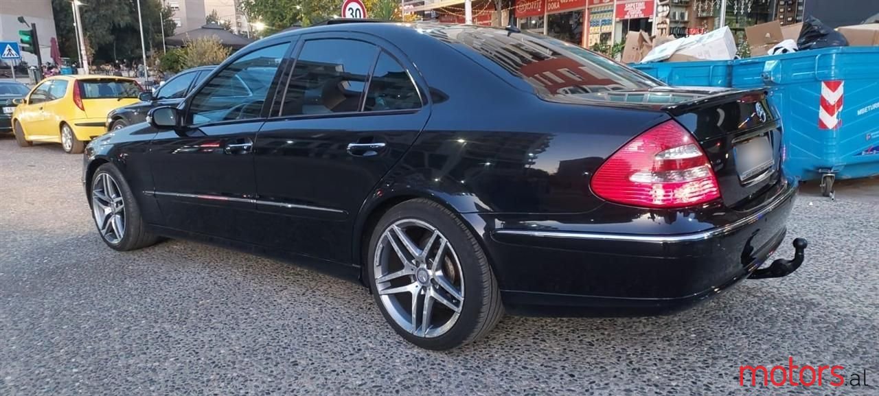 2005' Mercedes-Benz E 220 photo #4