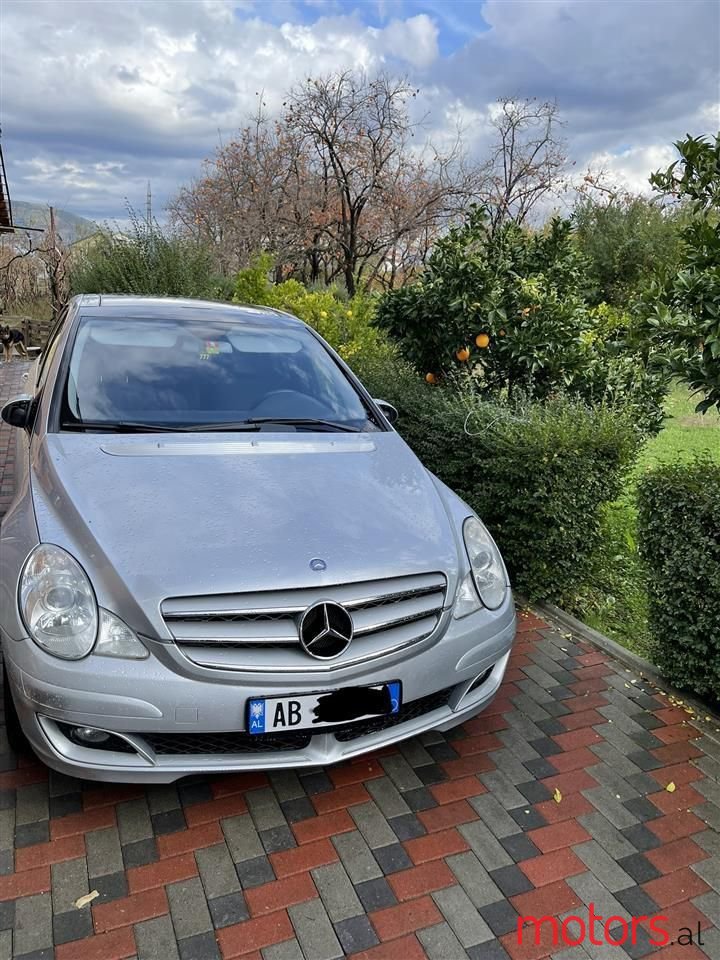 2008' Mercedes-Benz R 320 photo #5