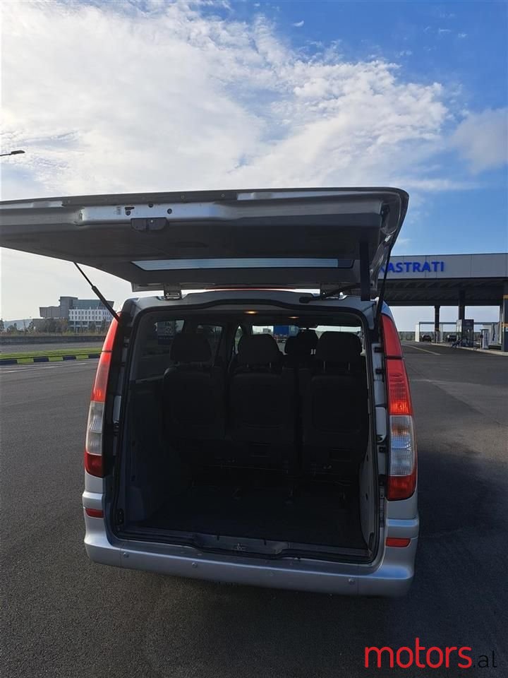 2008' Mercedes-Benz Viano photo #3