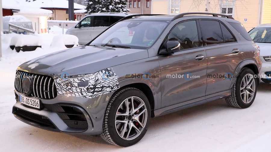 2023 Mercedes-AMG GLE 63 Spied Showing The Smallest Facelift Ever