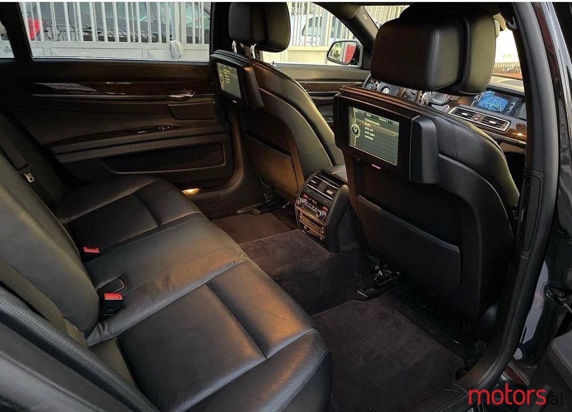 2010' BMW 730 photo #2