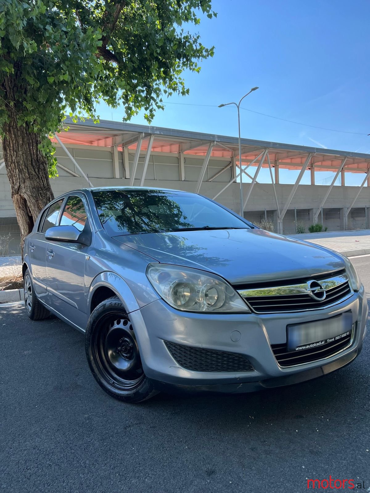 2010' Opel Astra photo #1