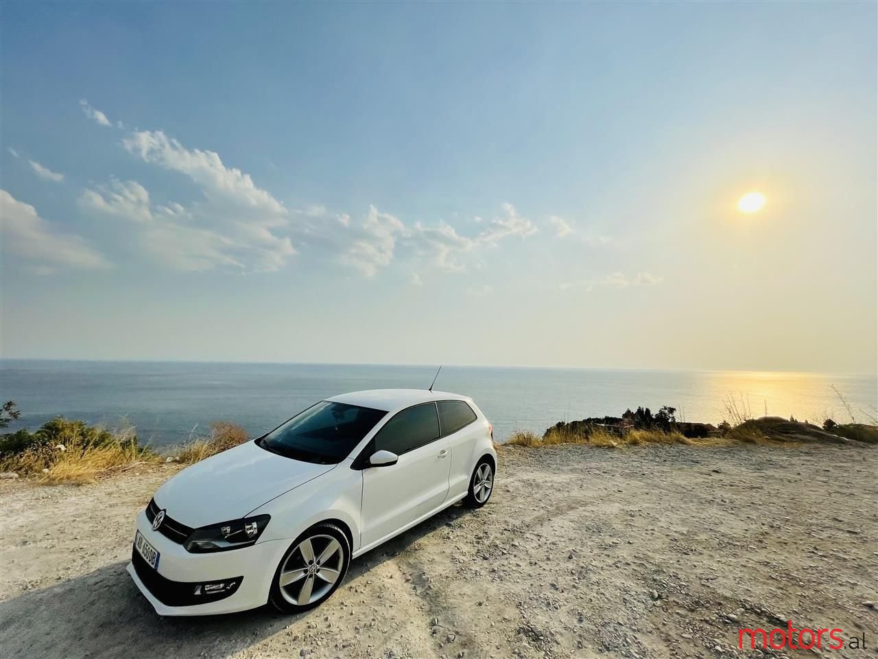 2010' Volkswagen Polo photo #1