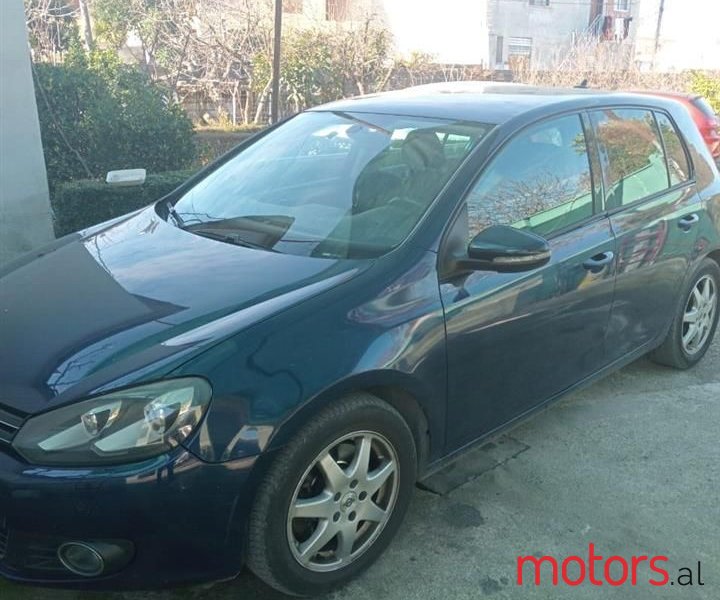 2009' Volkswagen Golf photo #2