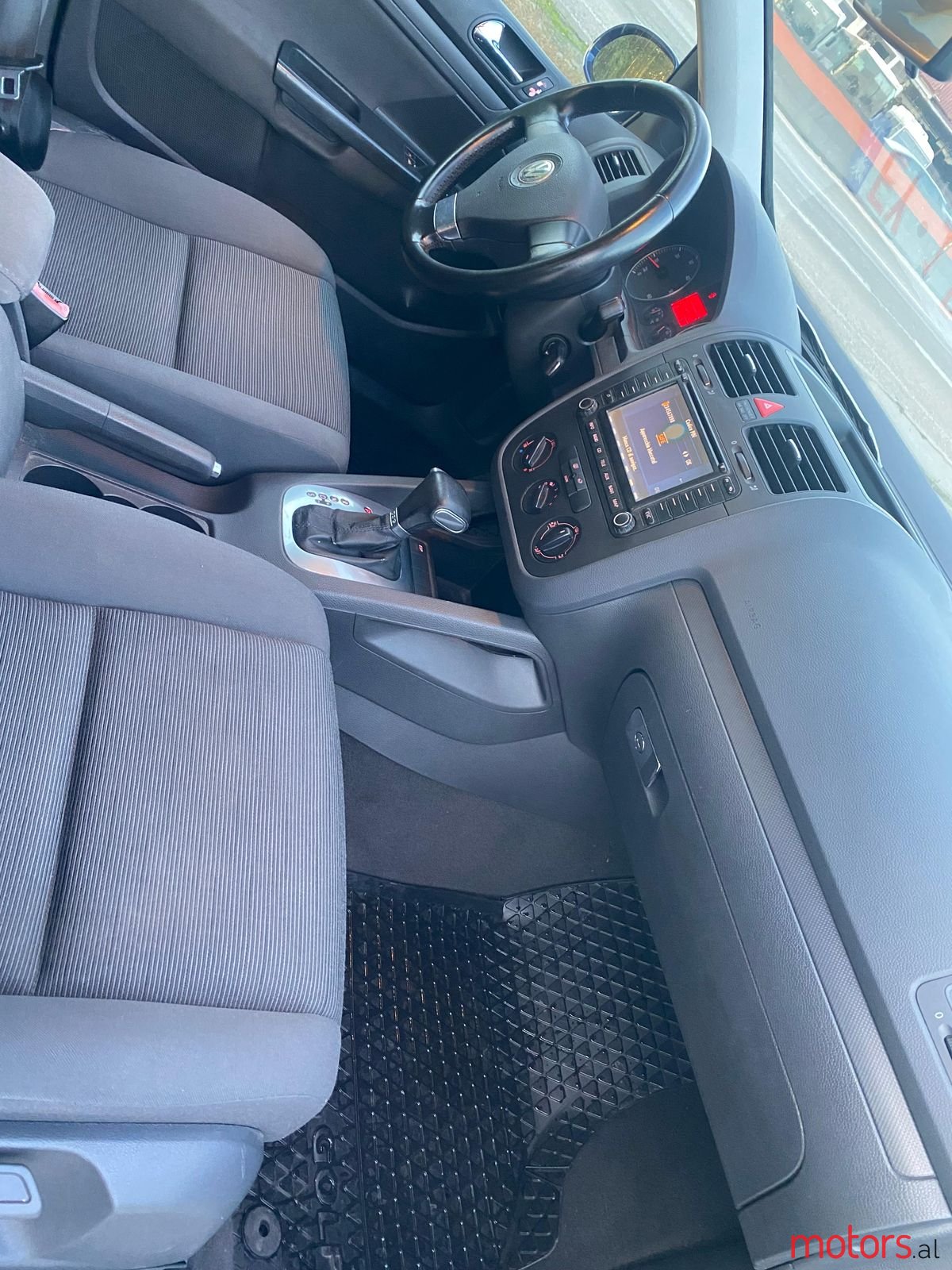 2005' Volkswagen Golf photo #5