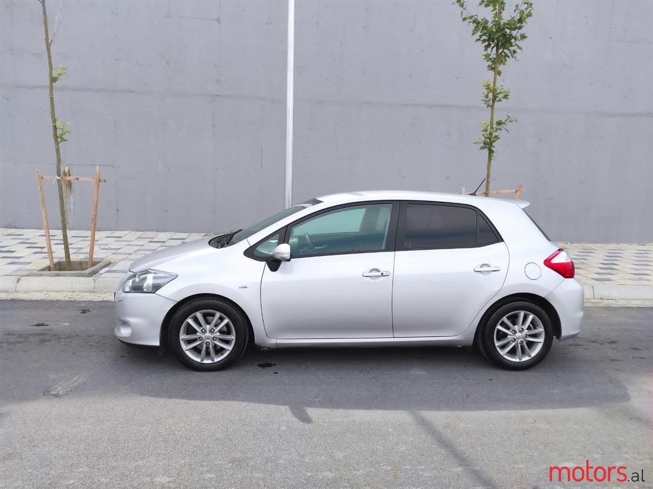 2010' Toyota Auris photo #4