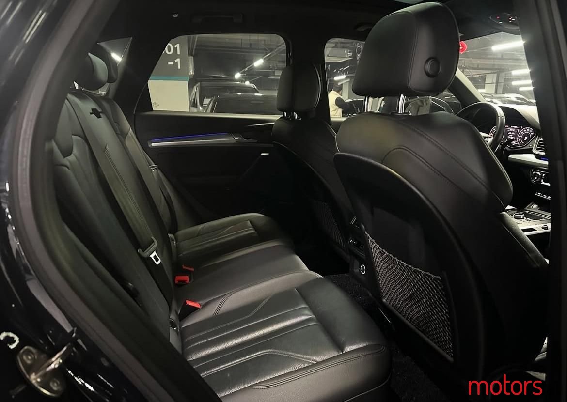 2020' Audi Q5 photo #6