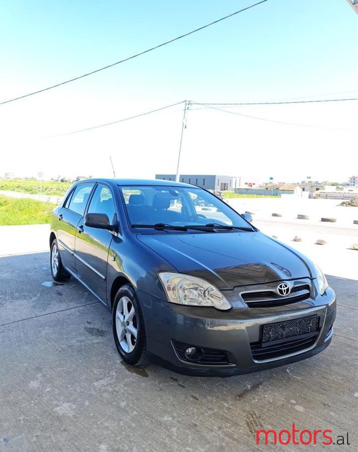 2005' Toyota Corolla photo #1