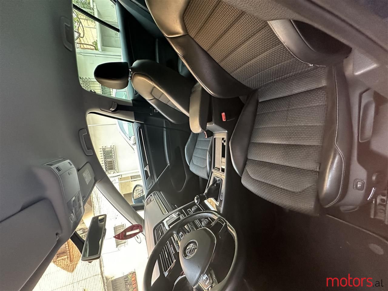 2013' Volkswagen Golf photo #2