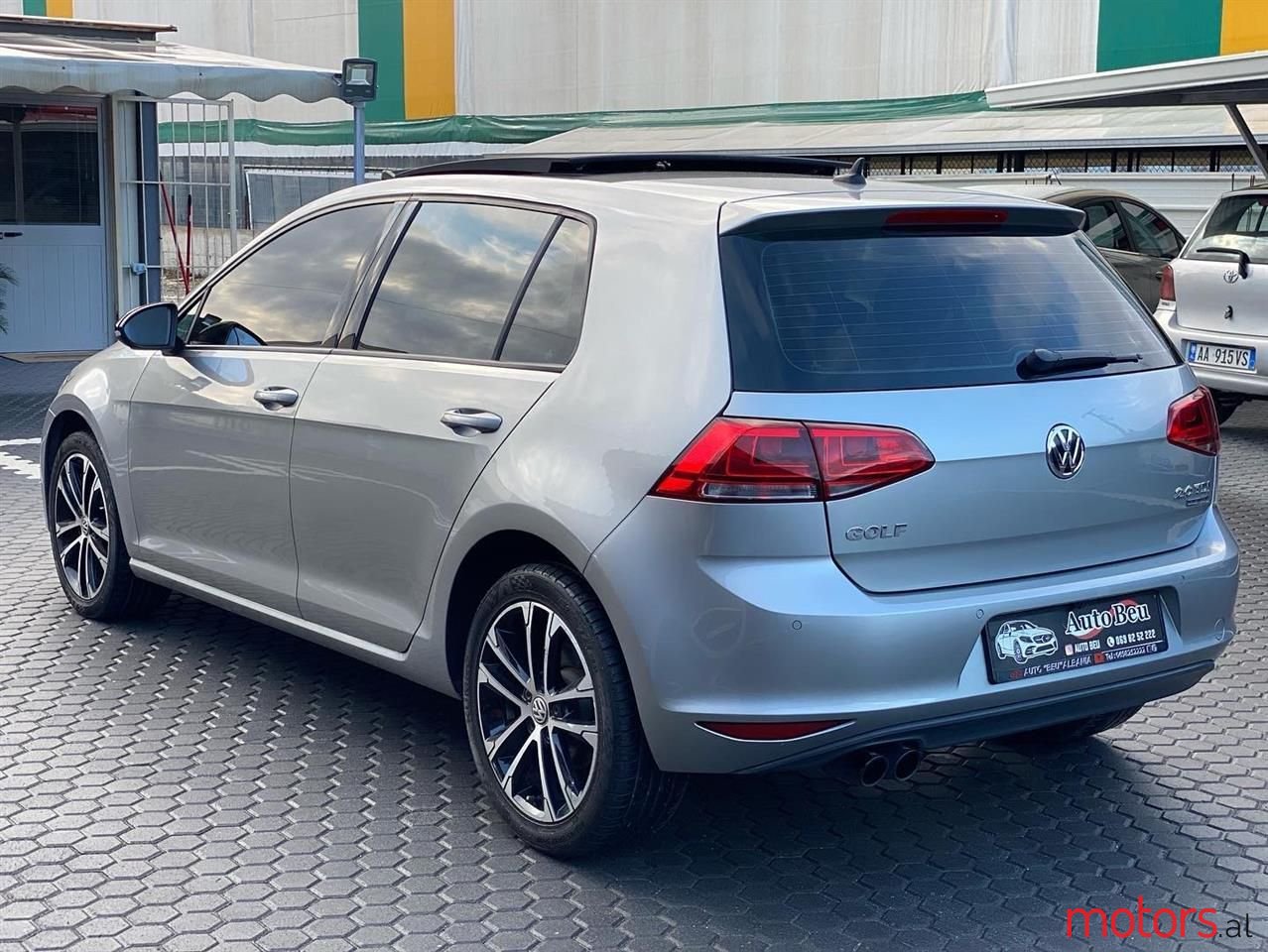 2015' Volkswagen Golf photo #2