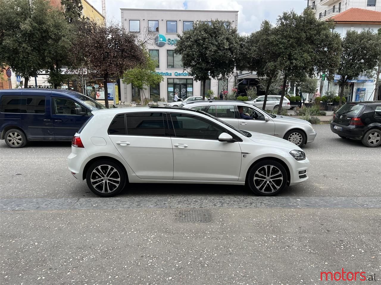 2015' Volkswagen Golf photo #3