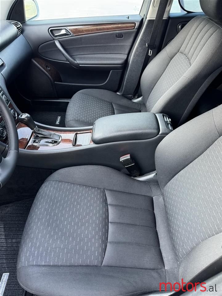 2005' Mercedes-Benz C 220 photo #4