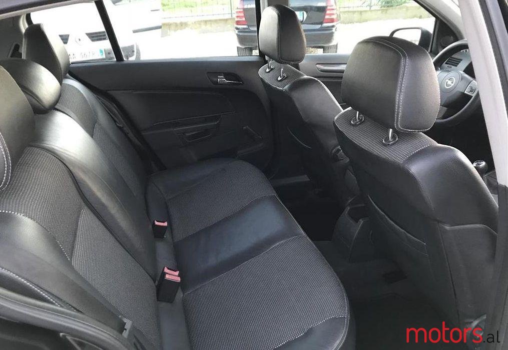 2005' Opel Astra photo #3