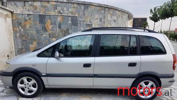 2003' Opel Zafira photo #1