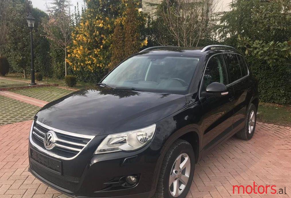 2009' Volkswagen Tiguan photo #1