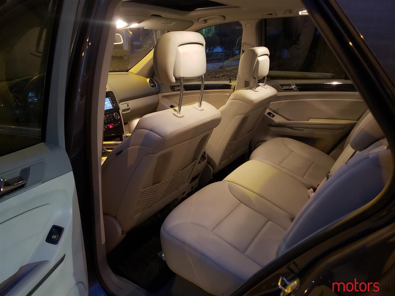 2011' Mercedes-Benz ML 350 photo #3