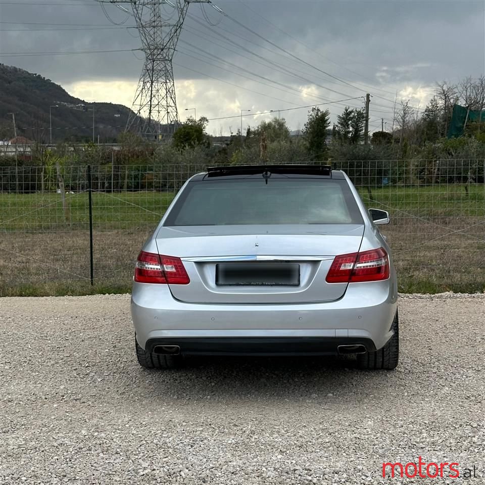 2010' Mercedes-Benz E 55 AMG photo #3