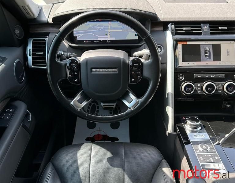 2019' Land Rover Discovery photo #2