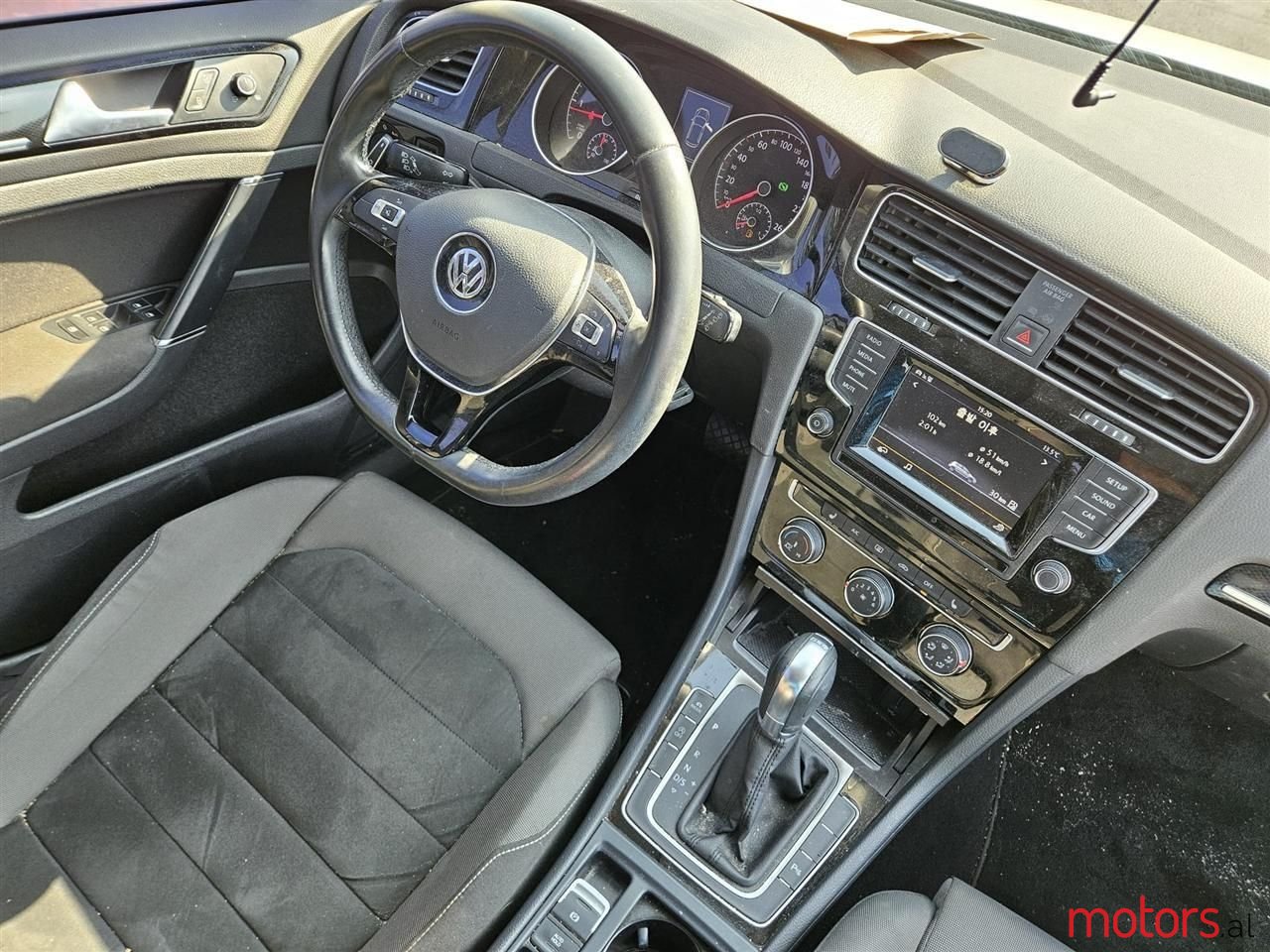 2014' Volkswagen Golf photo #4